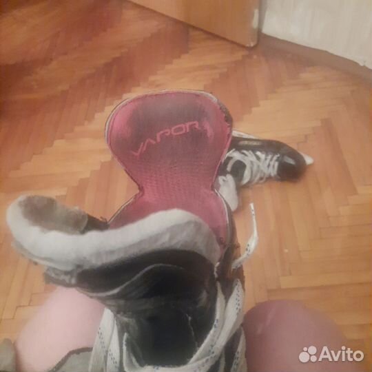 Коньки хоккейные размер 8.5