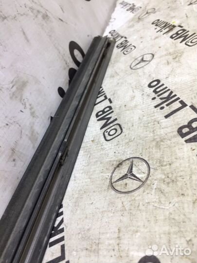 Молдинг стекла передний левый Mercedes S-Class