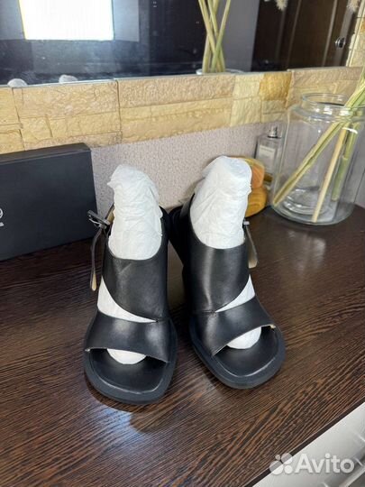 Босоножки черные 37р Эконика оригинал новые