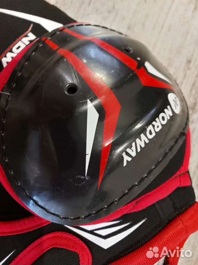 Нагрудник хоккейный jr