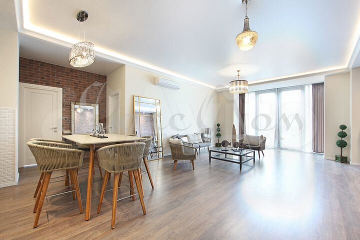 3-к. квартира, 110,8 м², 3/6 эт.