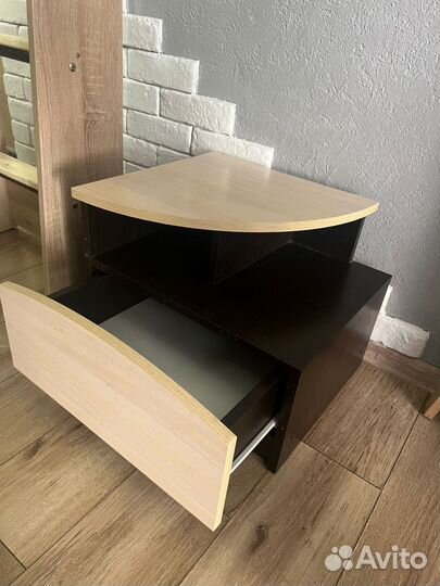 Тумба прикроватная