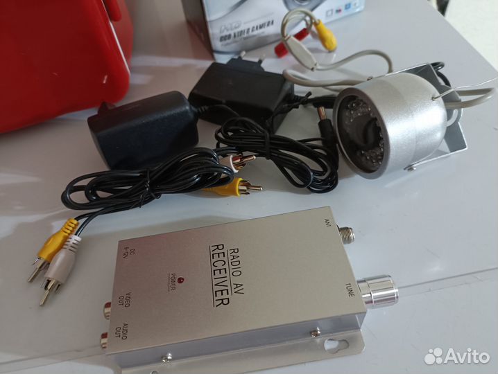 Беспроводная аналоговая видеокамера с микрофоном