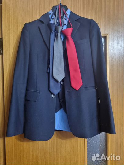 Костюм школьный