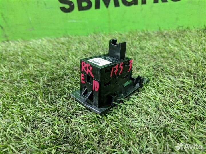 Кнопка стеклоподъемника задняя правая Bmw 5-Series