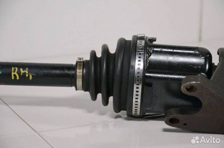 Приводной вал передний правый Toyota Sienna 3 3.5