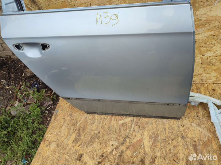 Задняя правая дверь Vw Passat b6 универсал