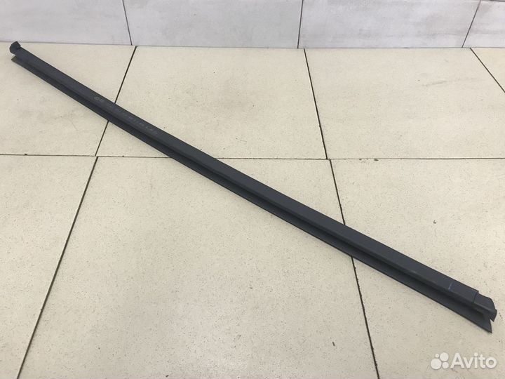 Накладка стекла переднего левого Sportage 2016