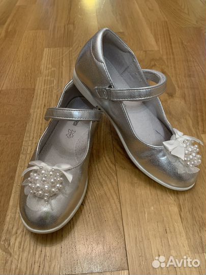 Туфли для девочки праздничные