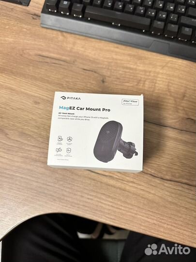 Автомобильный держатель Pitaka c беспроводной