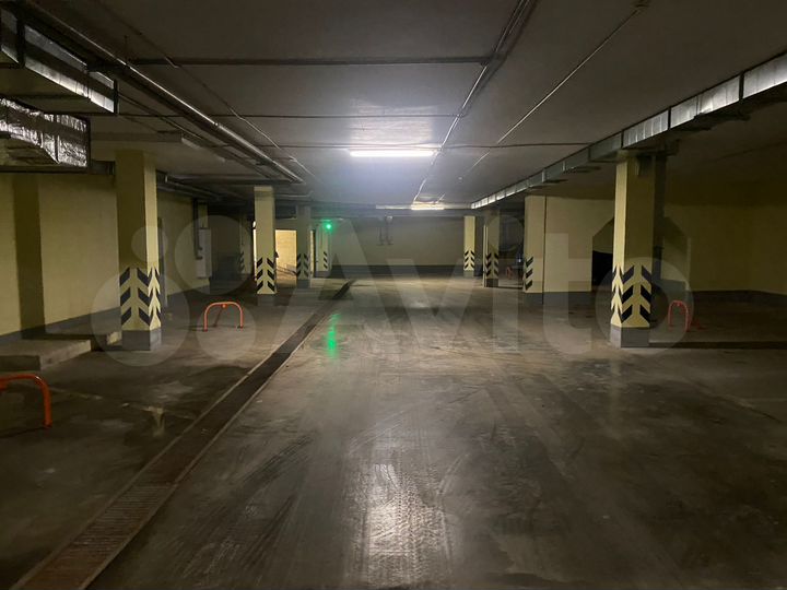 Машиноместо, 13 м²