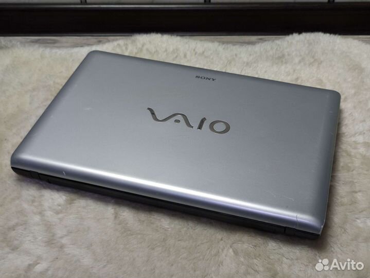 Sony / i3 350M / Radeon HD5650 /4GB /SSD+HDD