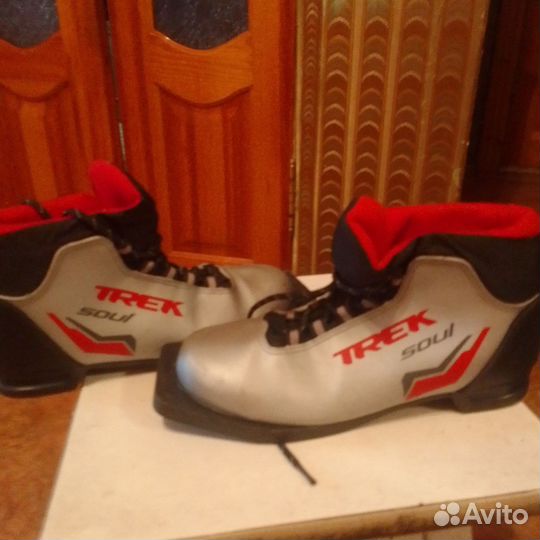 Лыжные ботинки классические