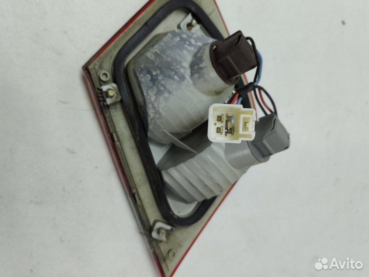 Фонарь задний задний левый Mitsubishi Carisma DA1A