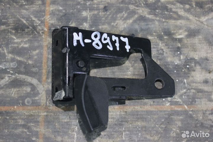 Крючок капота - Mercedes-Benz C-klasse W204