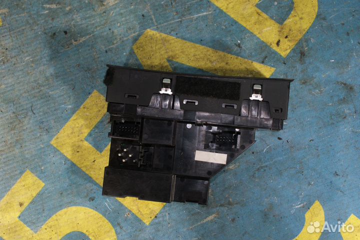 Кнопка переднего правого стеклоподъемника BMW X5