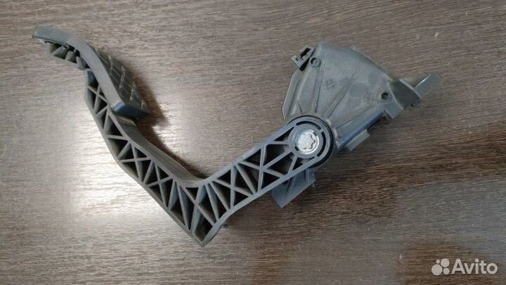 Педаль газа Audi A8 D3 6.0 BHT 2008