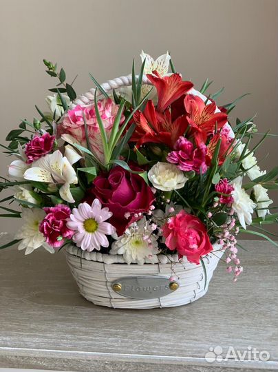 Доставка цветов. Персональная корзина на ваш выбор