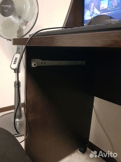 Стол компьютерный