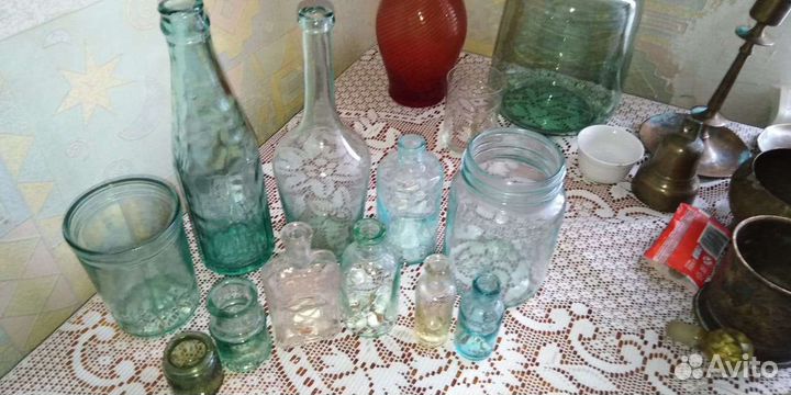Стеклянные банки и бутылки. Старинные