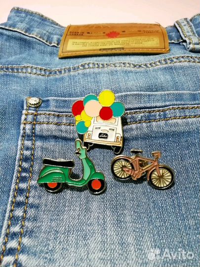 Молодёжные броши, значки, эмаль