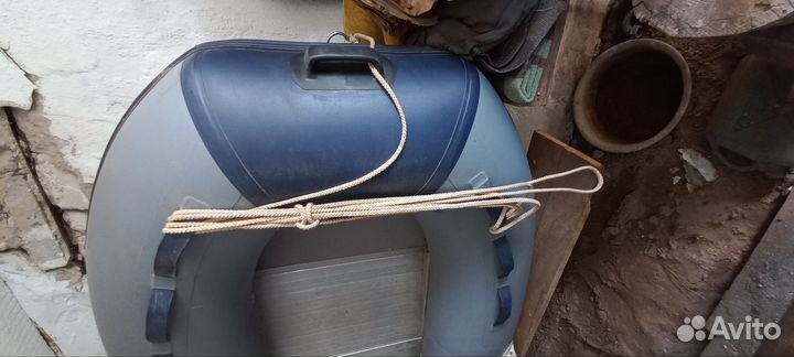 Вёсельная лодка