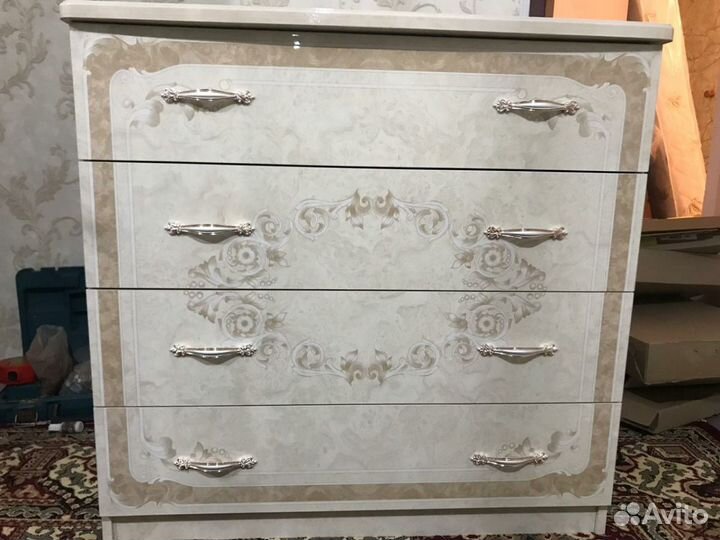 Спальный гарнитур