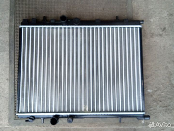 Пежо 206 радиатор охлаждения 1330H6