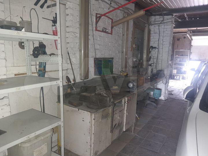 Гараж, > 30 м²