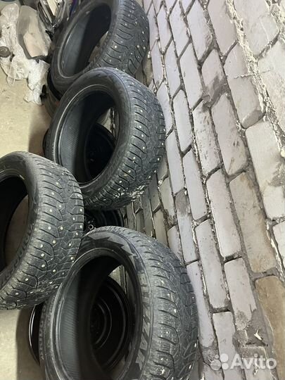 Bridgestone Blizzak Spike-02 205/55 R16