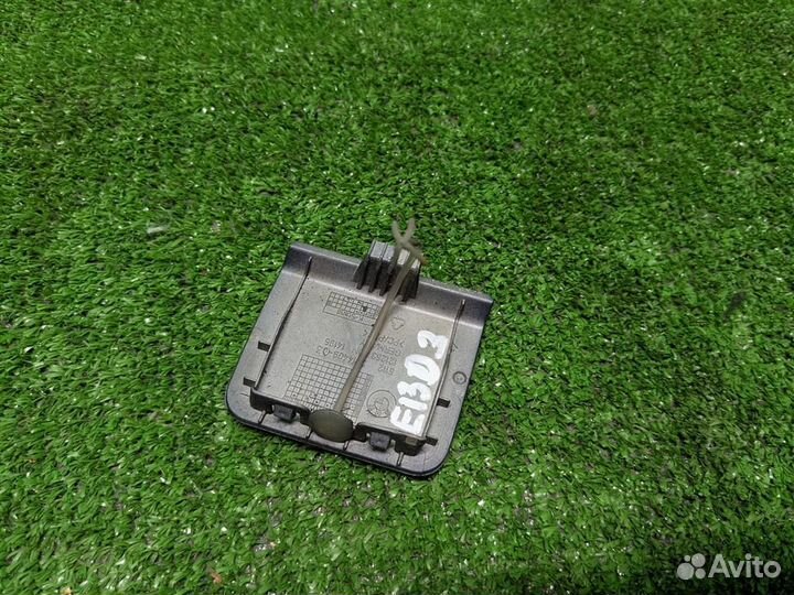 Заглушка буксировочного крюка BMW X3 (E83) 2006