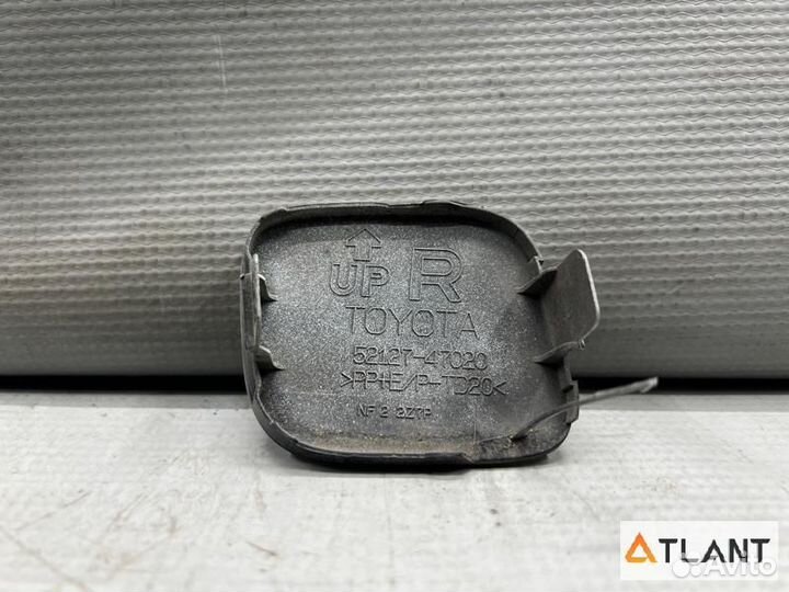 Заглушка бампера передняя правая toyota prius