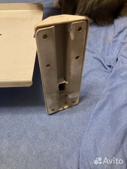 Настенная подставка под телевизор