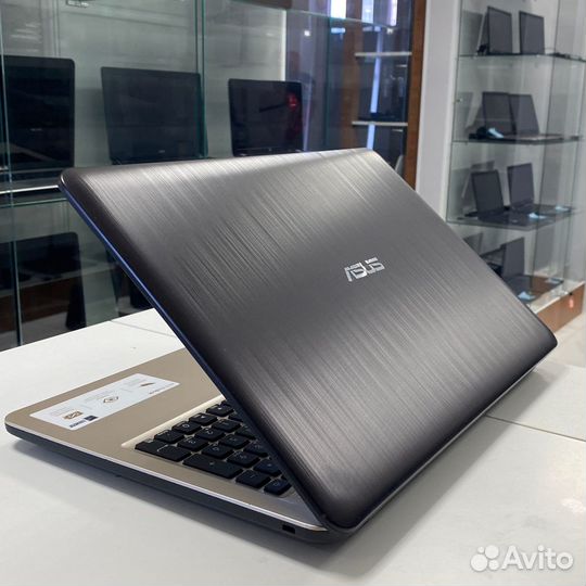 Ноутбук Asus для средних игр (мало б/у)
