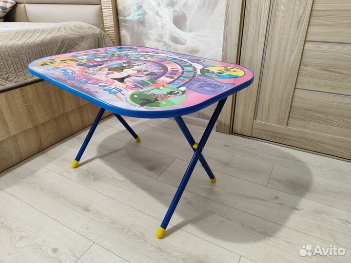 Детский столик