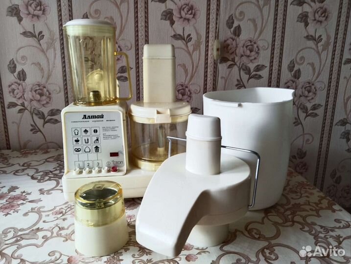 Универсальная кухонная машина 