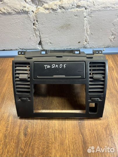 Консоль центральная Nissan Tiida С11 хэтчбек 2005