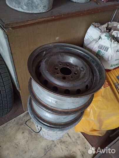 2 штампованных диска на ваз r13