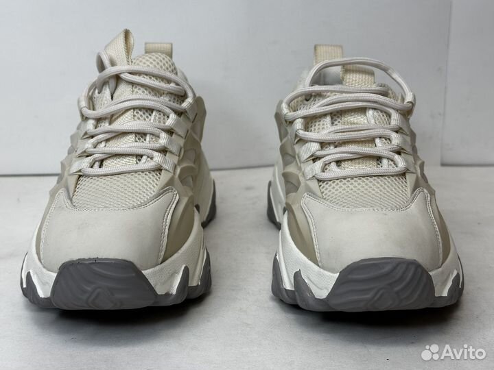 Кроссовки женские 35 размер