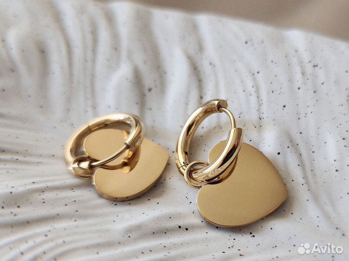 Золотые серьги сердечки