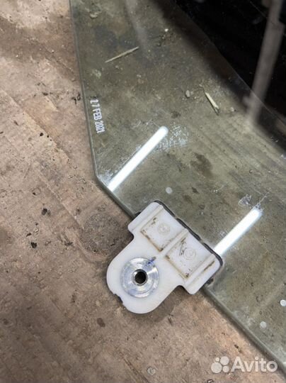 Стекло водительское Mitsubishi L200 kkkl