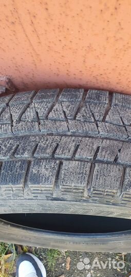 Bridgestone Blizzak Revo GZ 215/65 R16