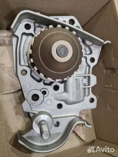 Водяной насос Рено Логан до 2010г. 1.4 / 1.6 8кл