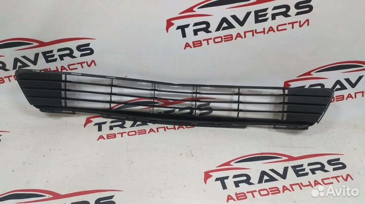 Решетка бампера Toyota Corolla E15 / 2010-2013