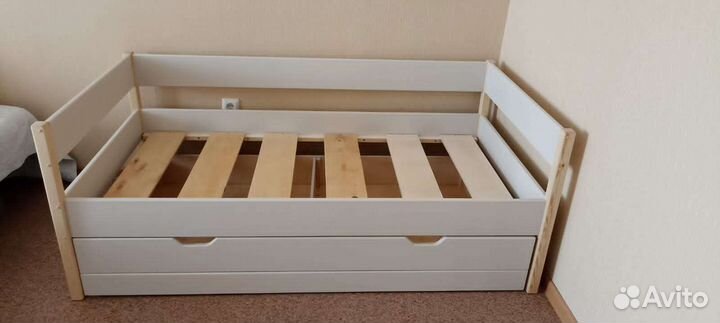 Детская кроватка трансформер с бортиком