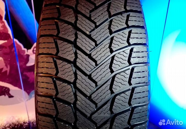 Michelin X-Ice Snow 245/45 R19 102H
