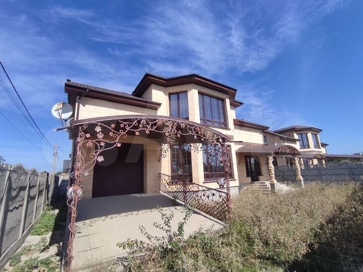 Дом 280 м² на участке 4 сот.