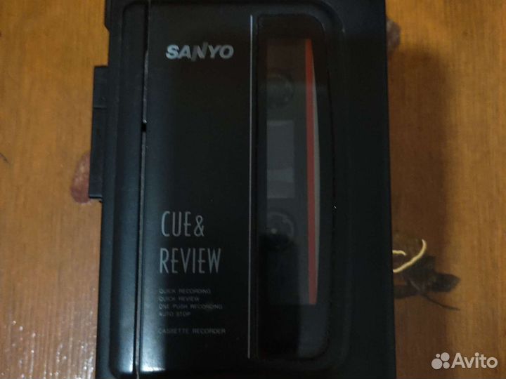 Кассетный диктофон sanyo