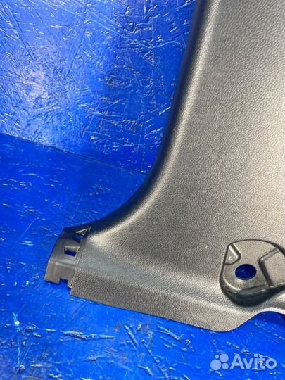 Накладка центральной стоики левая Lexus Nx 300H