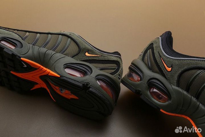 Кроссовки Nike Air Max Tailwind 4